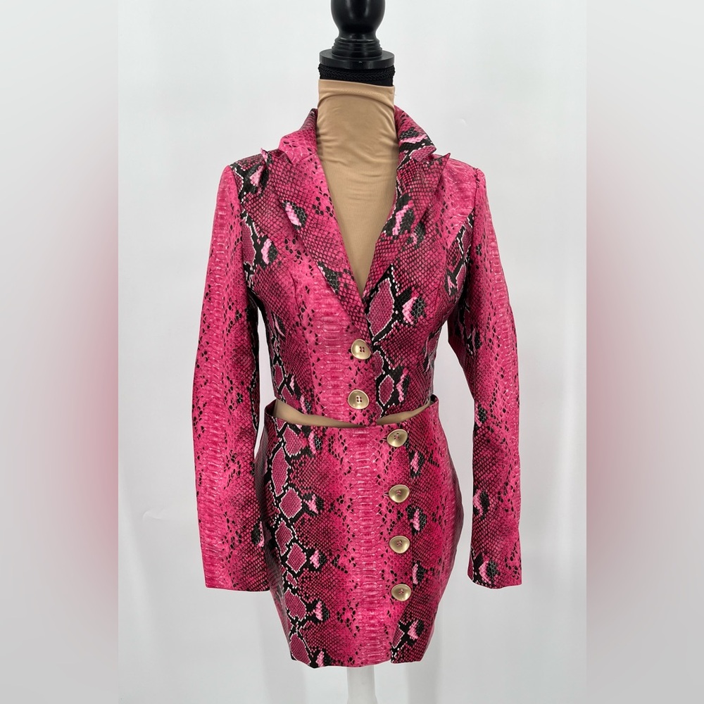 L'ATISTE Hot Pink Snake Print Crop Blazer & Mini Skirt Set - Picture 2 of 13